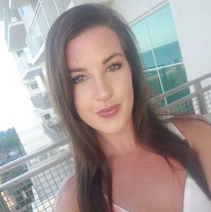 Meet your Posher, Courtney